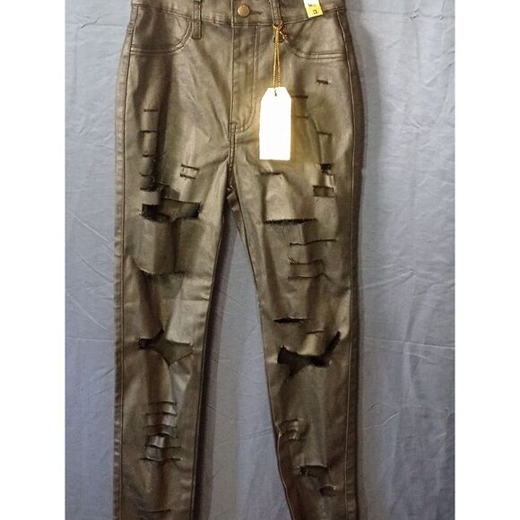 NWT Vibrant MIU Jeans Women's 3 Black Shiny Distressed Denim Pants Stretch 25X31 - Picture 1 of 4